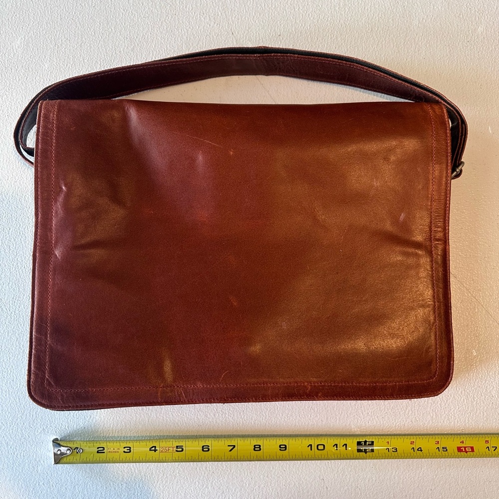 VINTAGE | 1980’s Wilsons Leather M. Julian Brown Preppy Messenger Bag